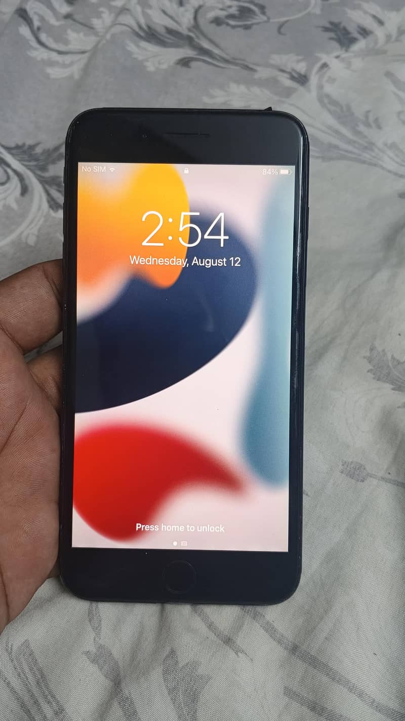 Apple iPhone 7 plus 1