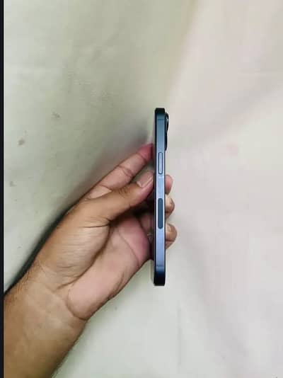 Apple iPhone 14