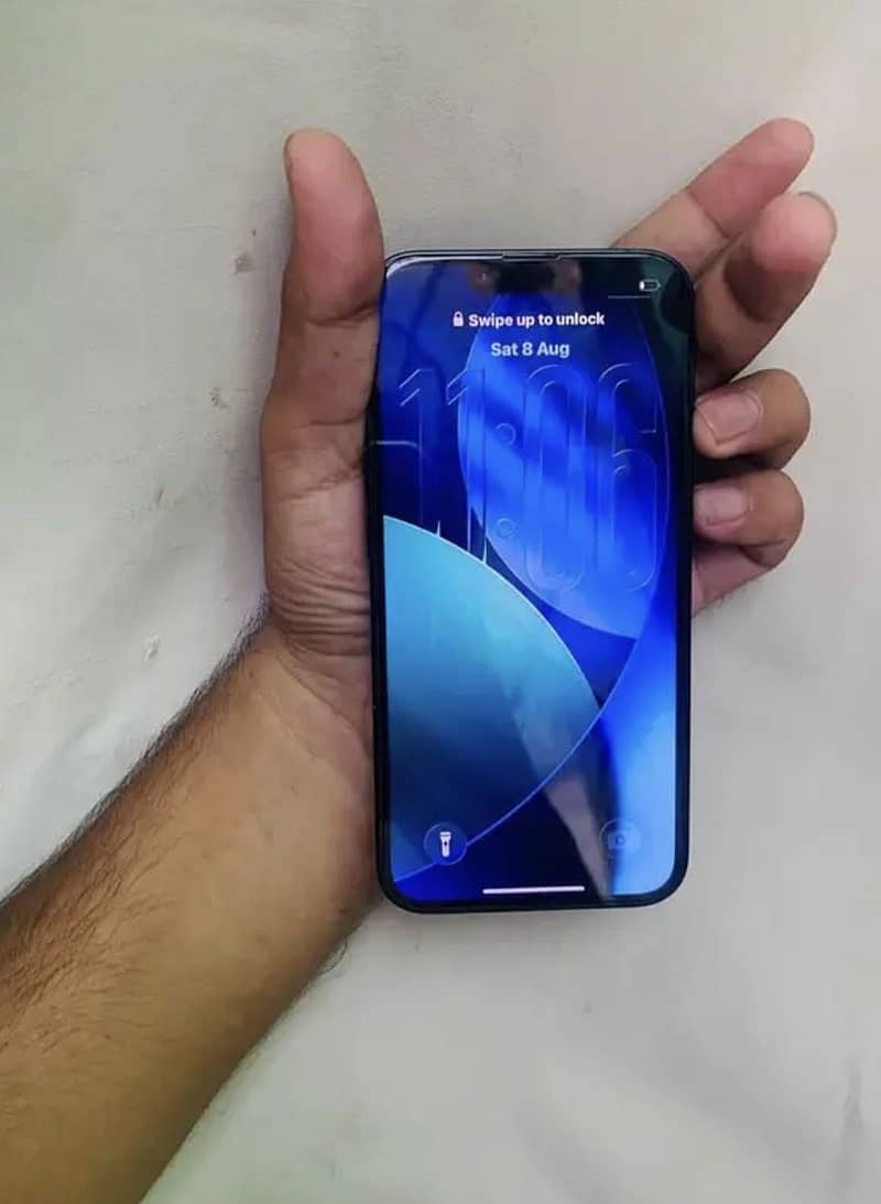 Apple iPhone 14 3