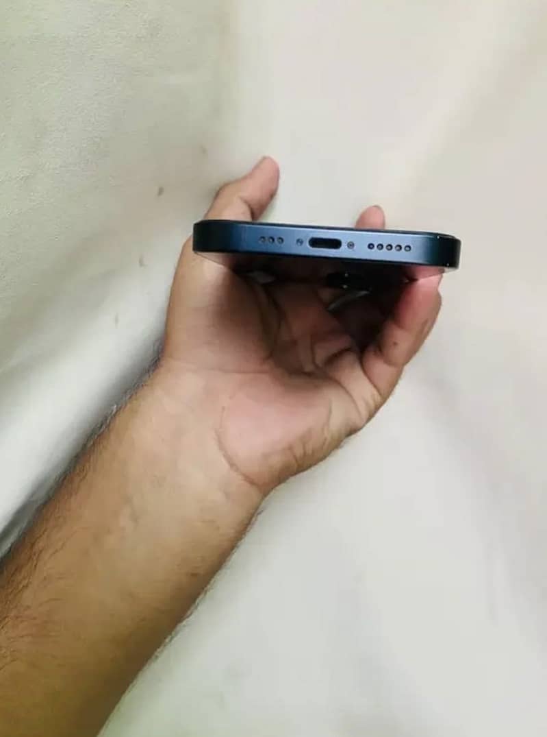 Apple iPhone 14 4