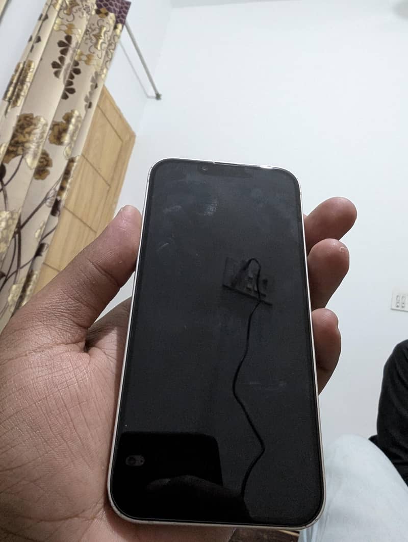 Apple iPhone 13 0