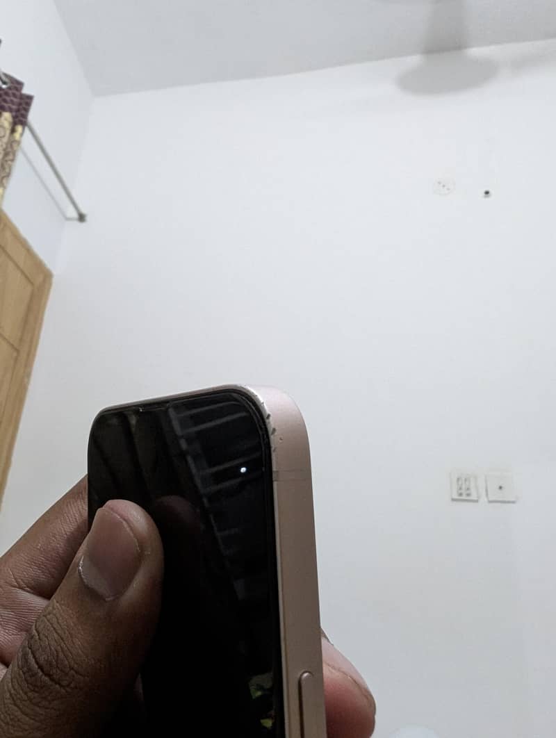Apple iPhone 13 6
