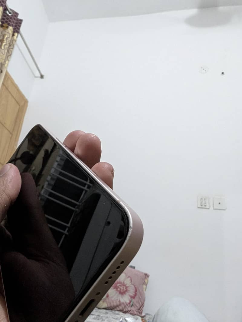 Apple iPhone 13 7
