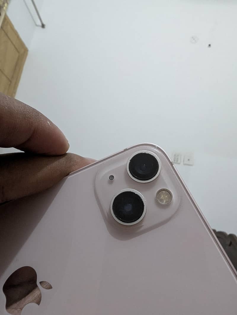 Apple iPhone 13 9