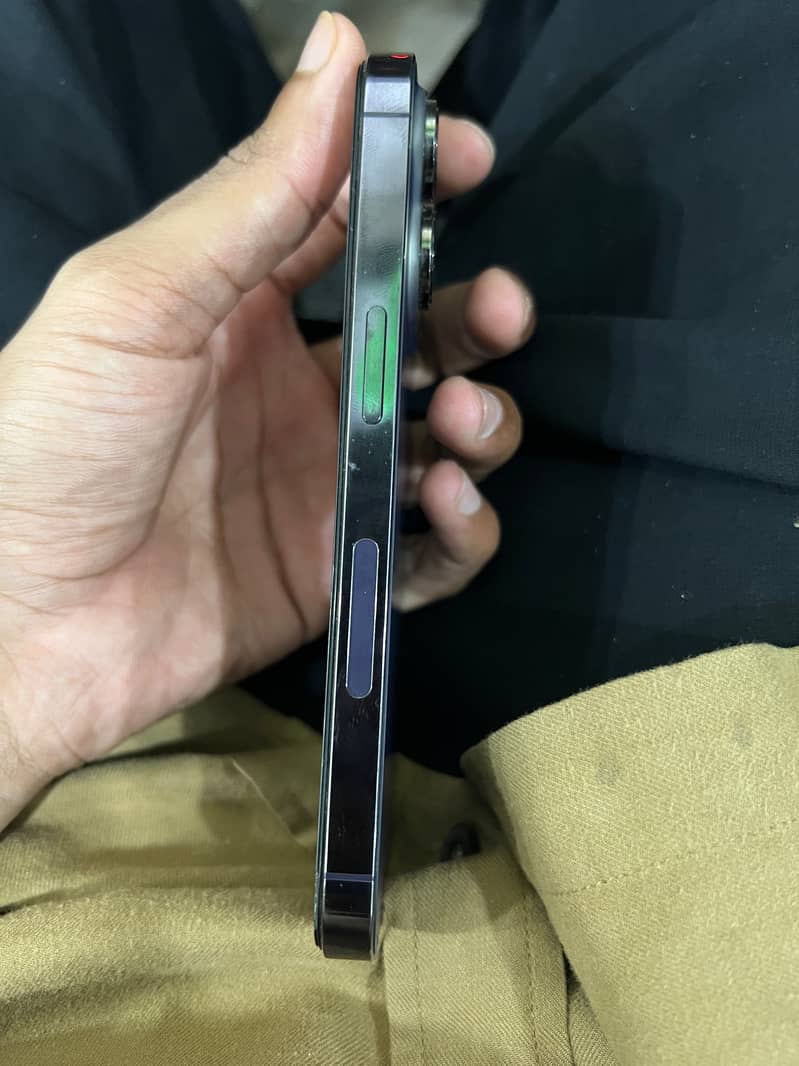 Apple iPhone 14 Pro 1