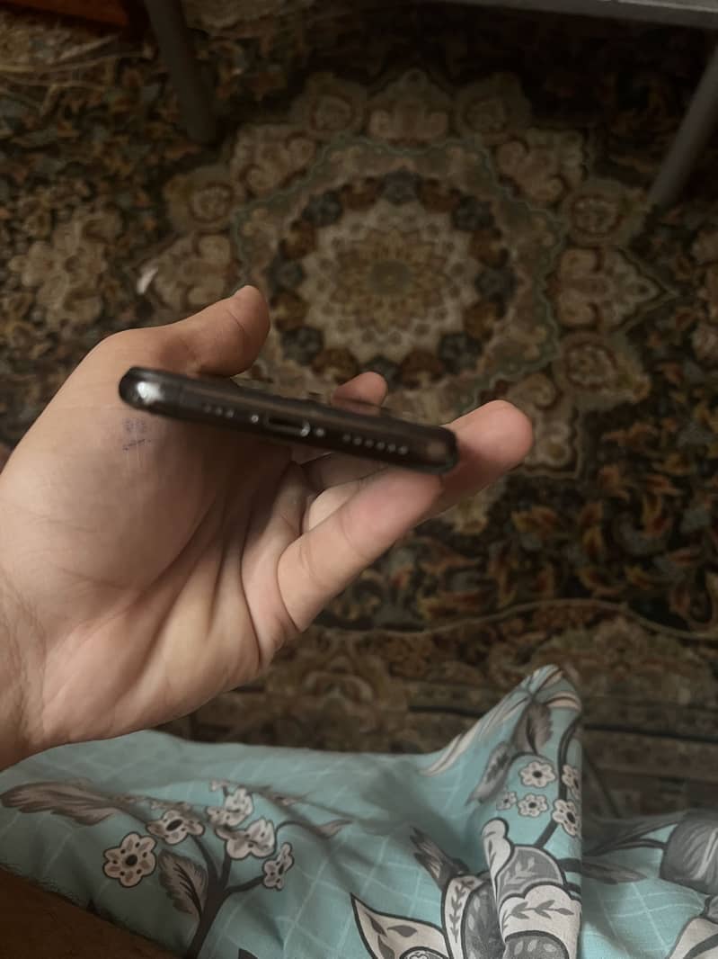 Apple iPhone 11 Pro 1