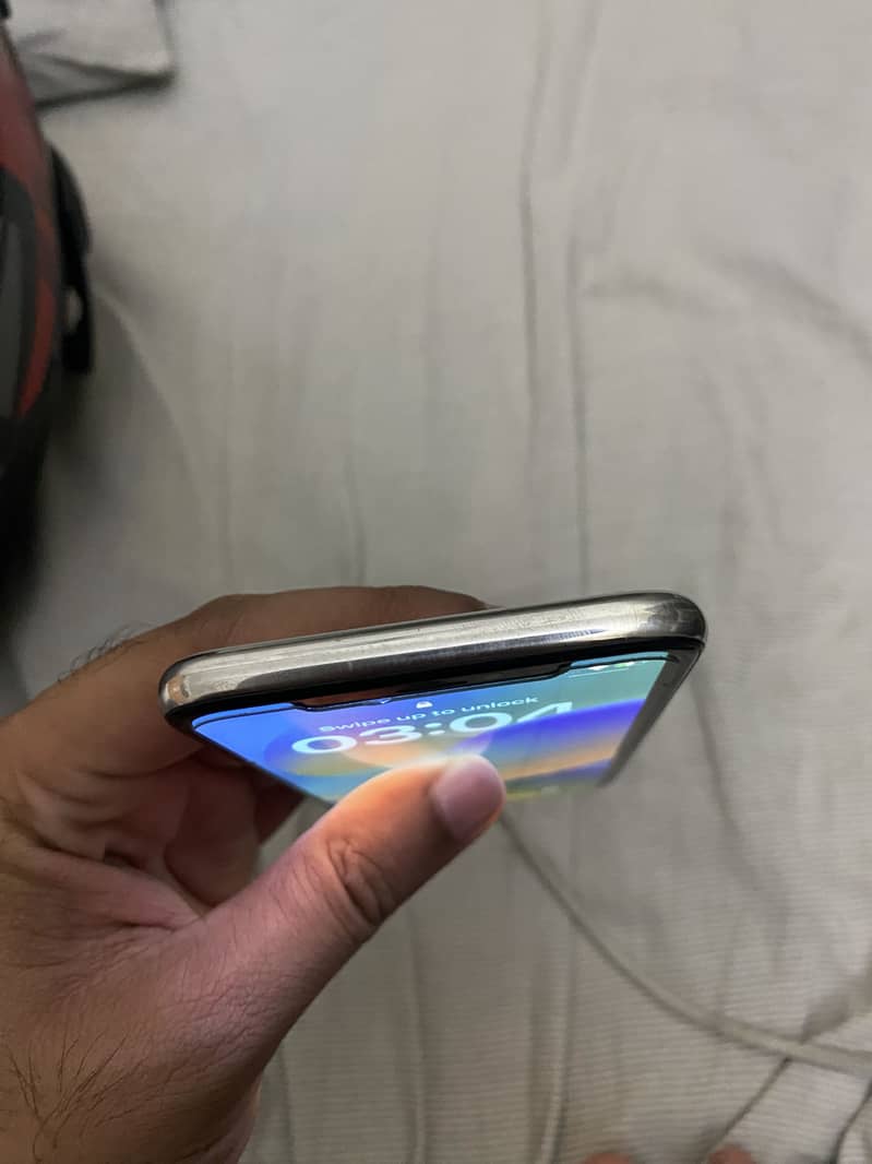 Apple iPhone X 4