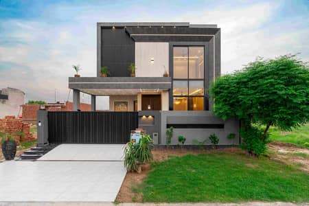 ANW REAL ESTATE PROUDLY OFFERS: 10 MARLA ELEGANT AND FULLY MAINTAINED SUPER HOT LOCATED BUNGALOW IS AVAILABLE IN THE BEST BLOCK OF DHA PHASE 1 LAHORE.