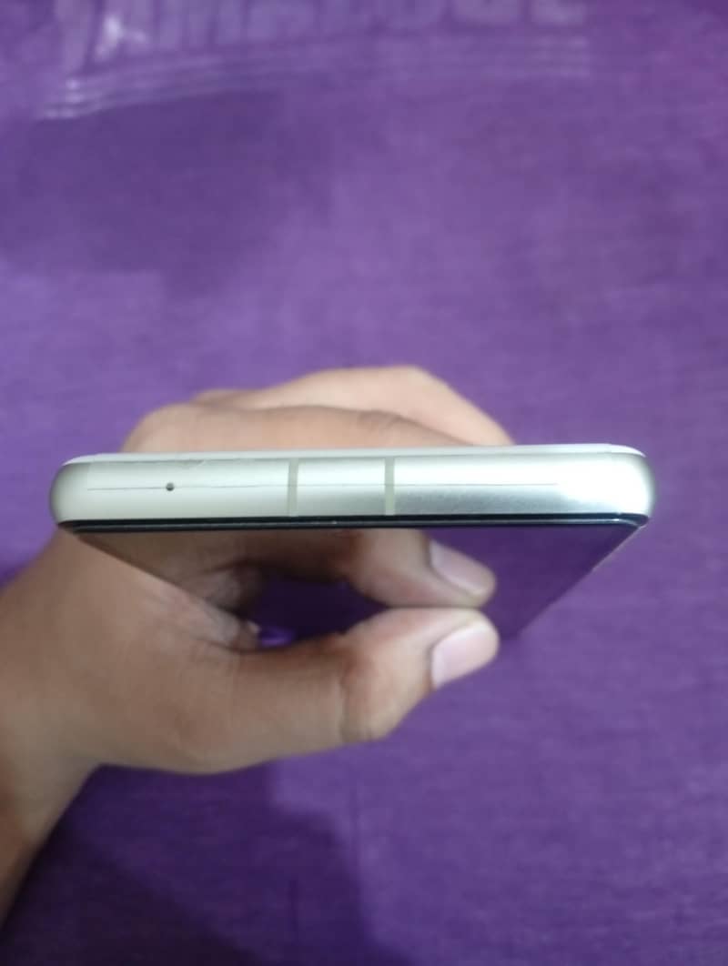 Google Pixel 7a 5