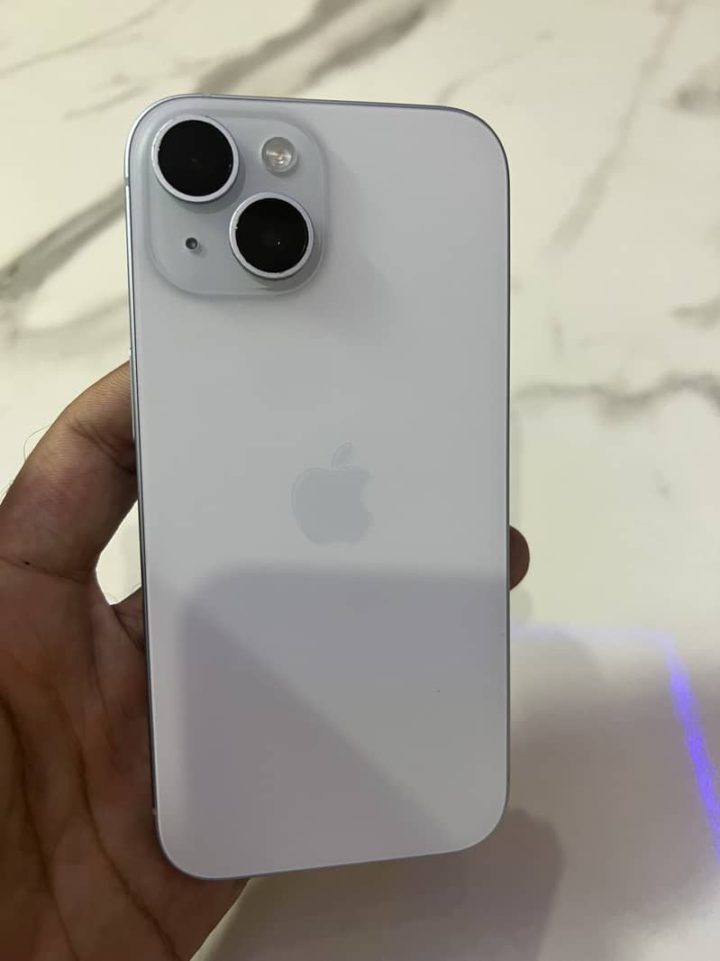 iPhone 15 3