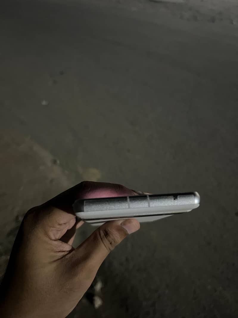 Google Pixel 7a 3