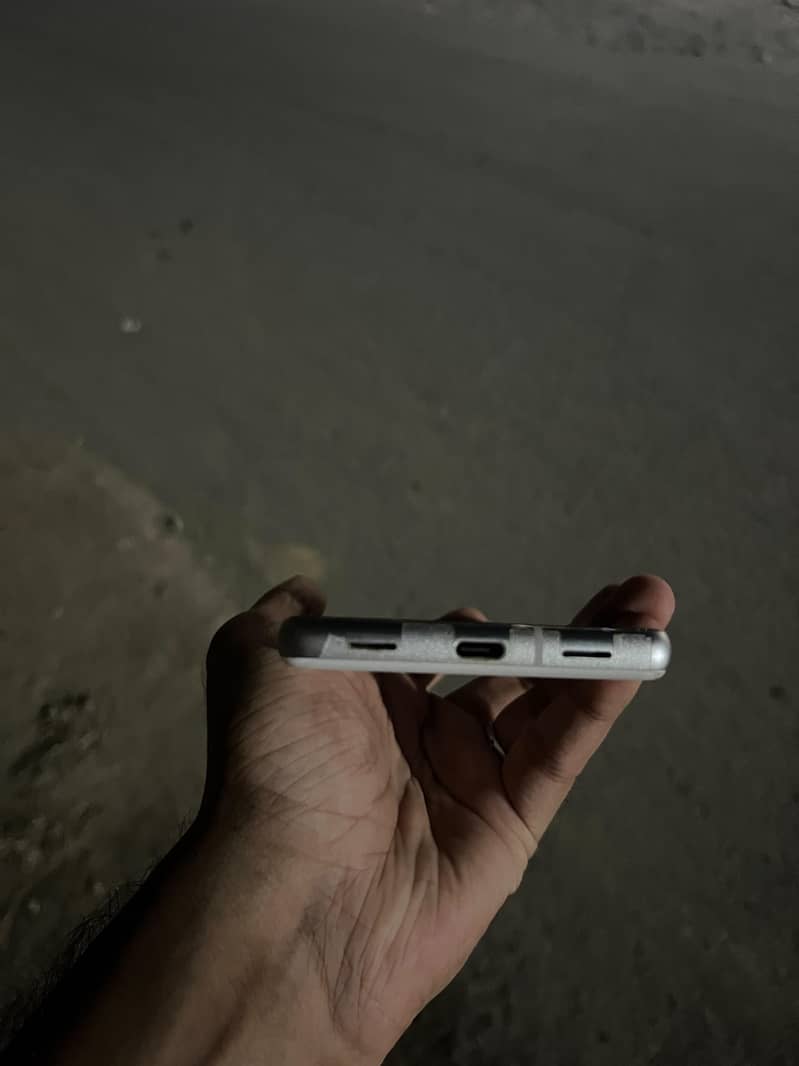Google Pixel 7a 4