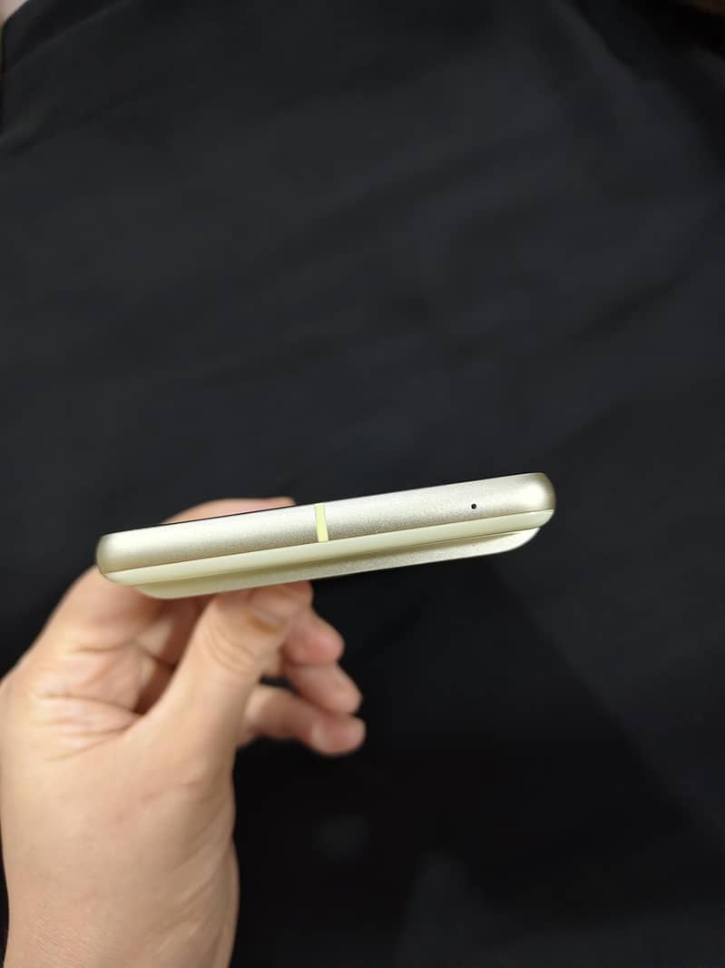 Google Pixel 7 4