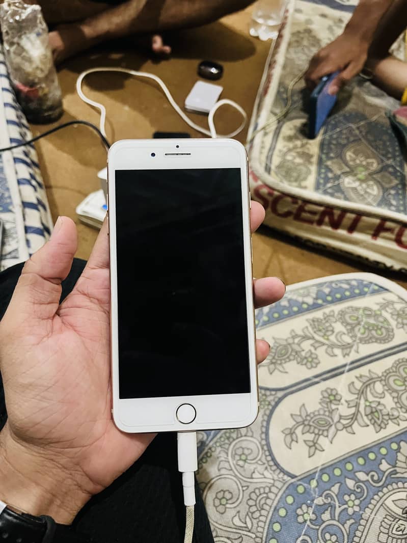 Apple iPhone 8 Plus 1