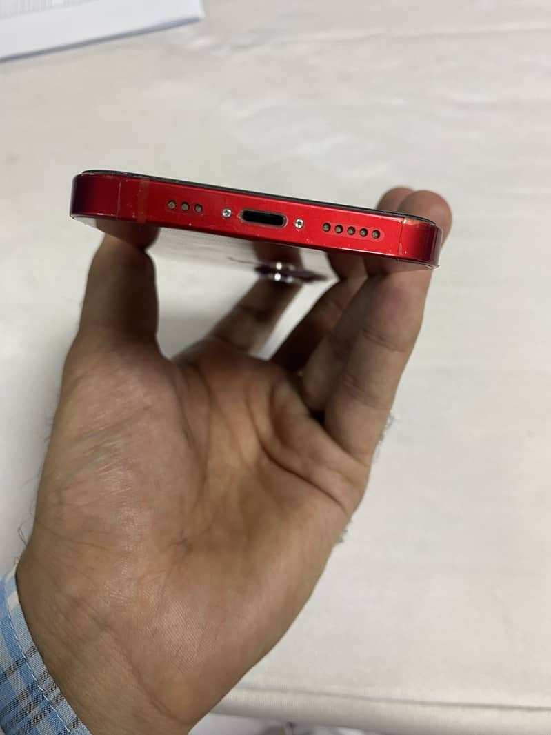 Apple iPhone 13 4