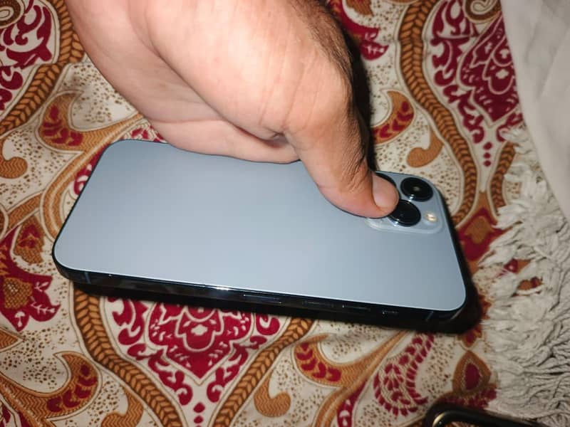 iphone 13 pro max 4