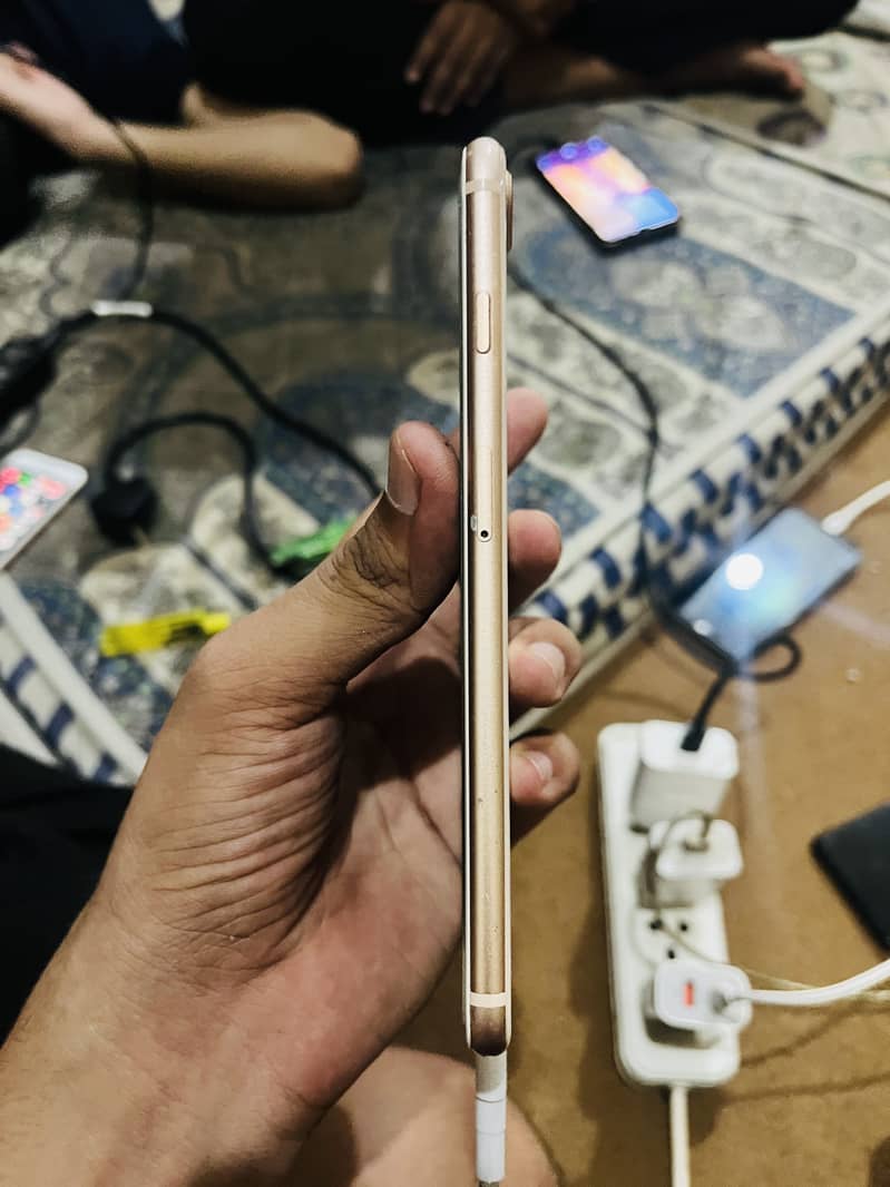 Apple iPhone 8 Plus 2