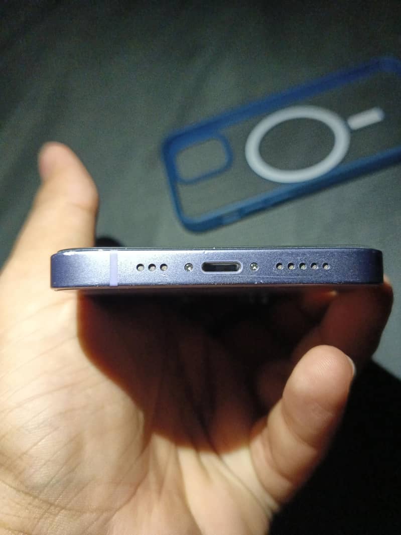 Apple iPhone 12 3