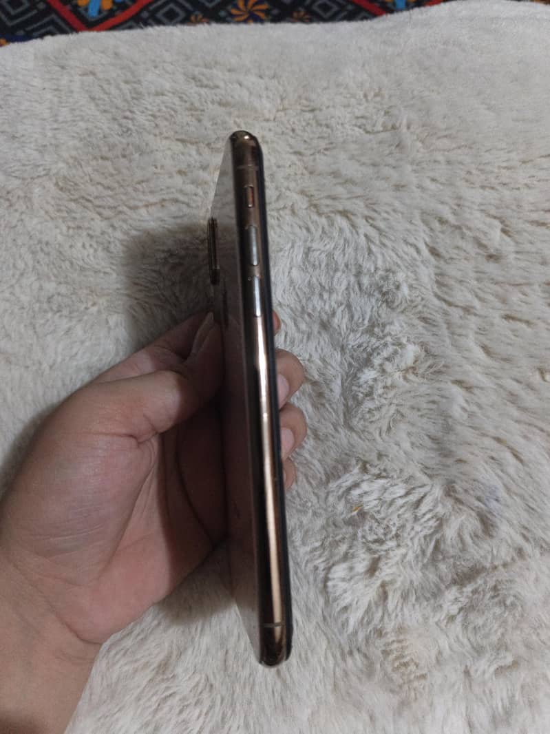 iphone xs 1