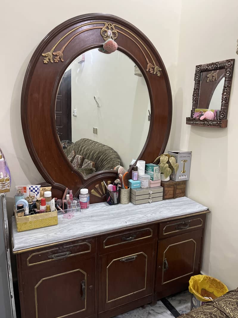 Vanity 0