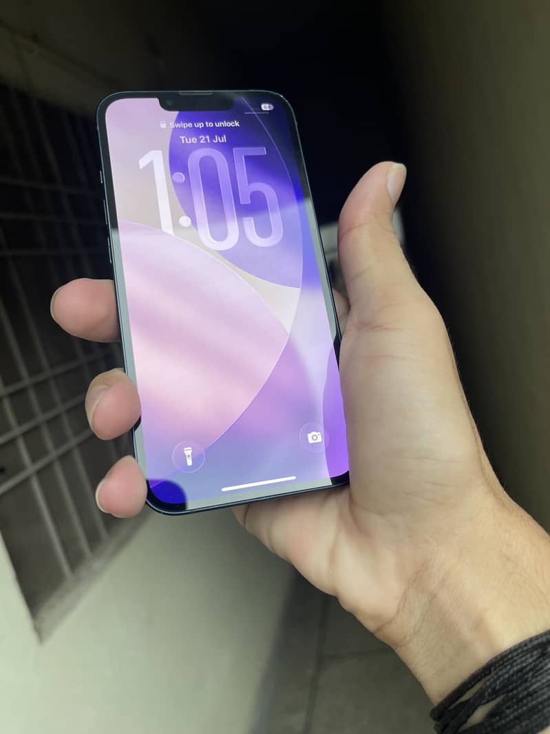 Apple iPhone 13 3