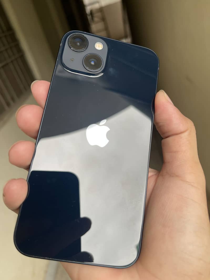 Apple iPhone 13 4