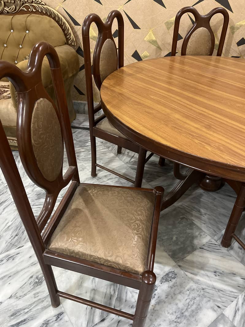 Circle dining table 3