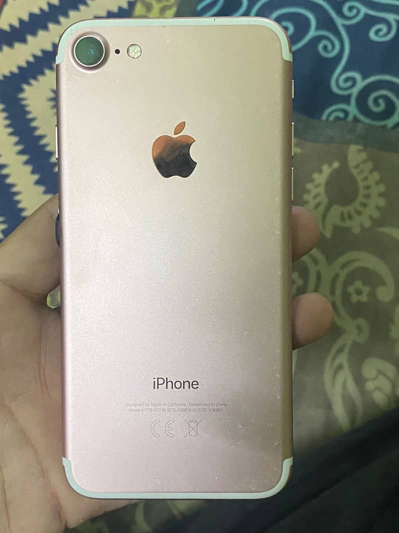 Apple iPhone 7 1