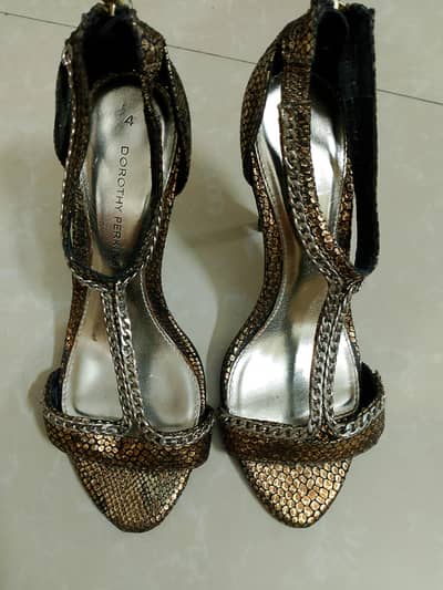 Dorothy Perkins Gold Heels size 4 UK – Rs 4,500