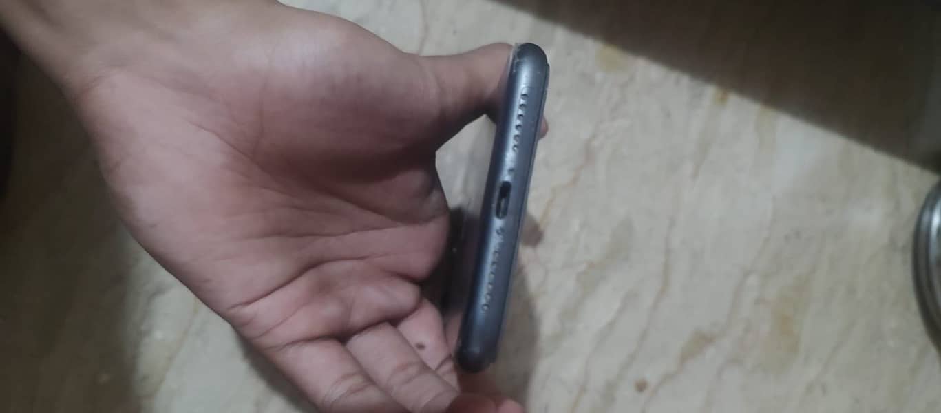 Apple iPhone 11 2
