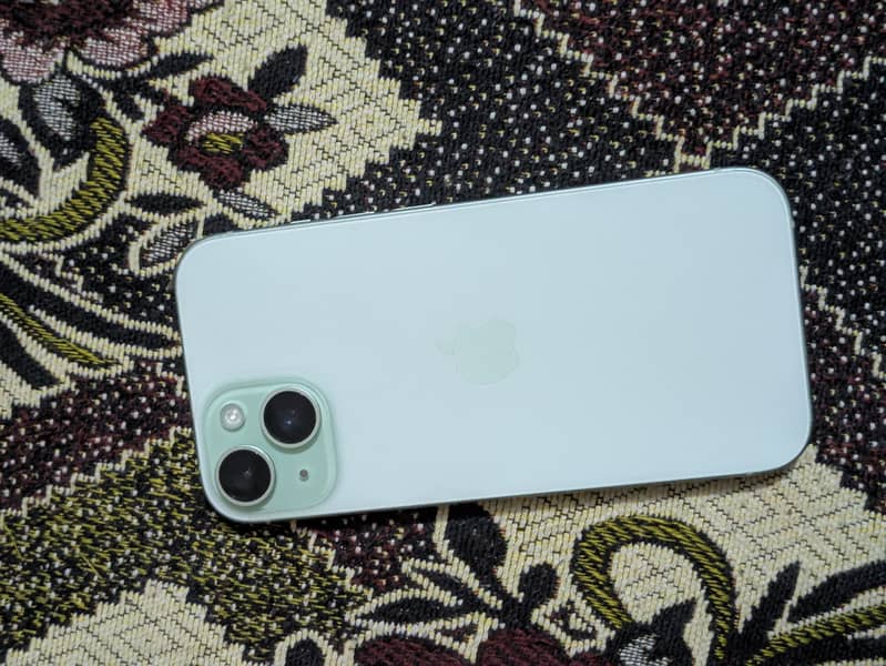 Apple iPhone 15 6
