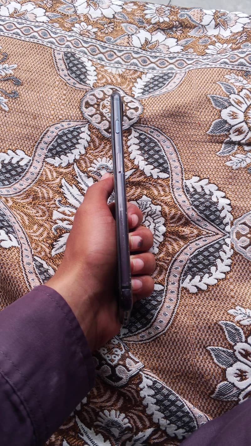 Apple iPhone 7 Plus 0