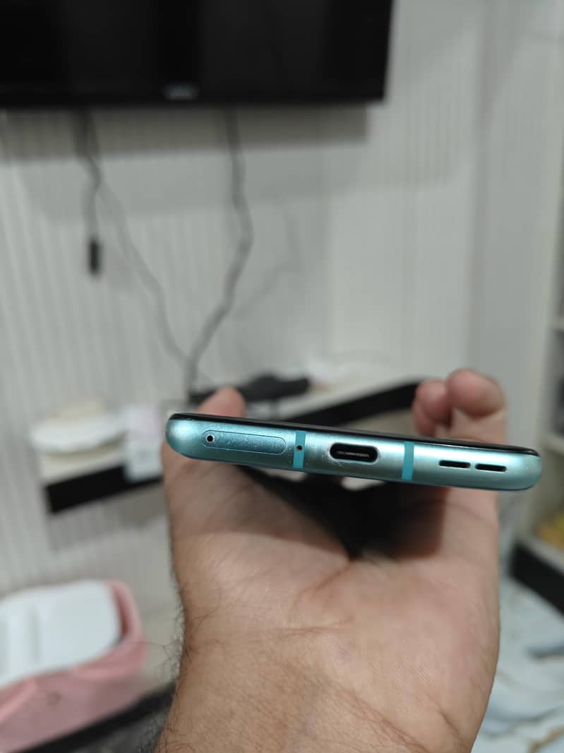 One Plus 8T 4
