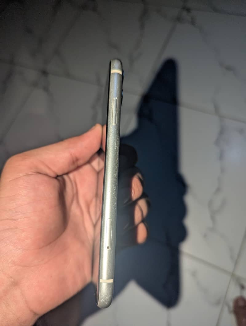 Apple iPhone 11 2