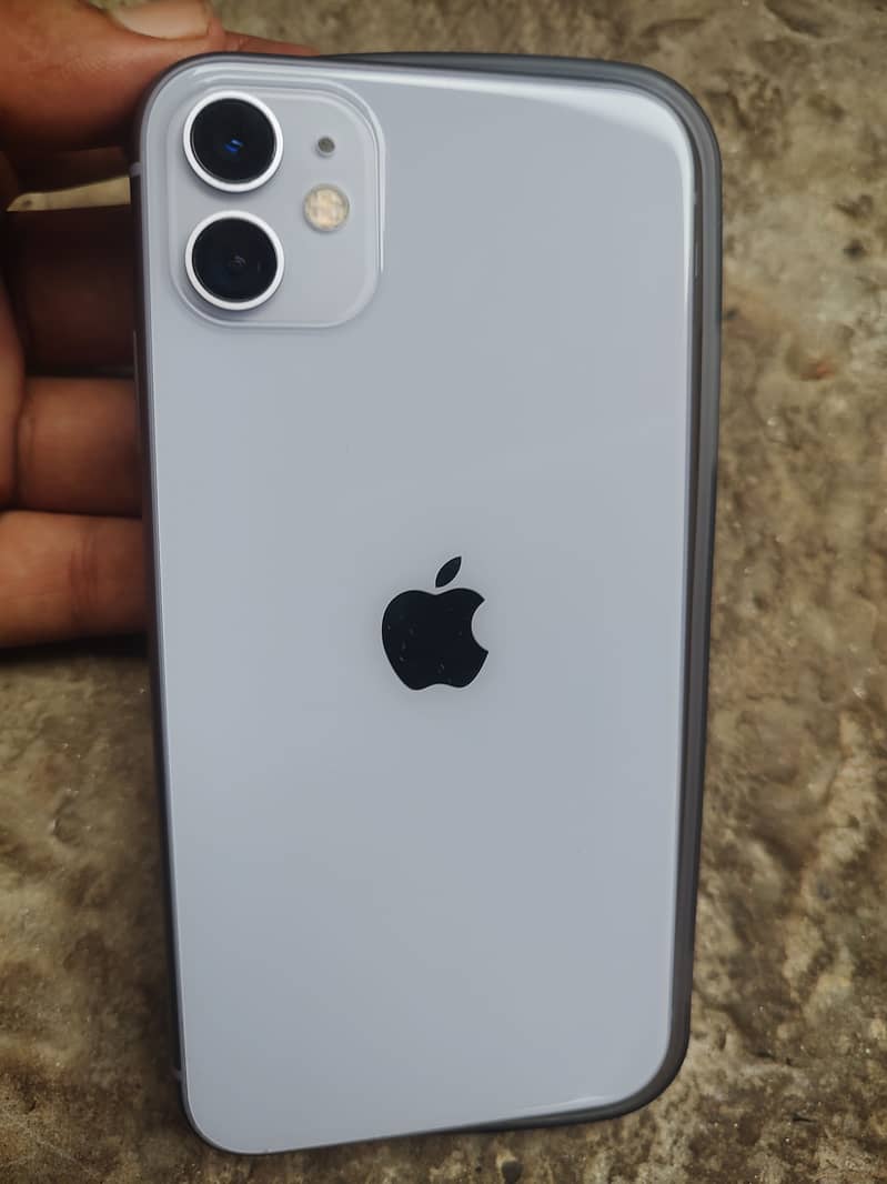 Apple iPhone 11 4