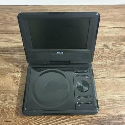 AKAI 7" portable DVD player