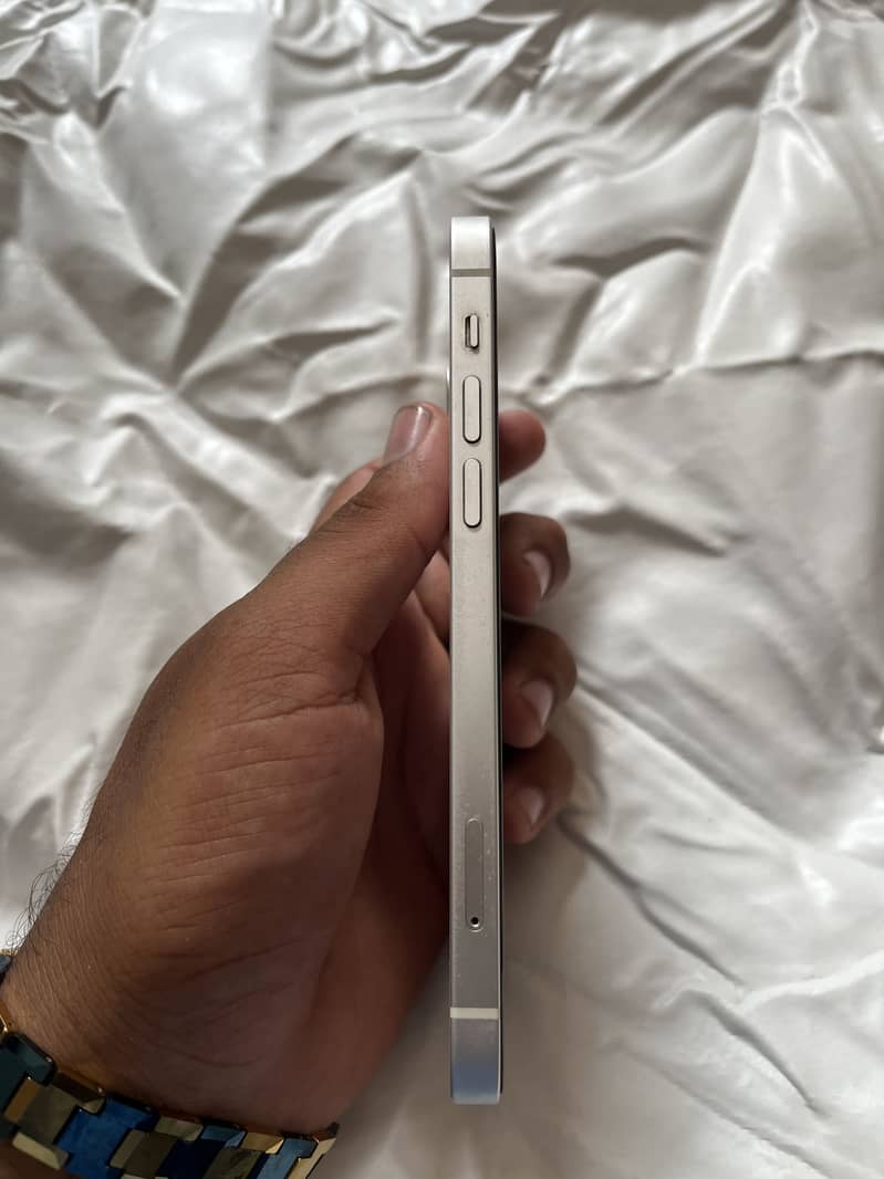 Apple iPhone 12 3