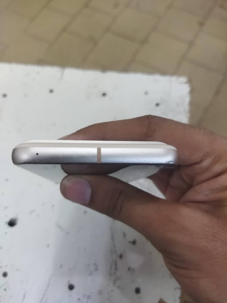 Google Pixel 8 2