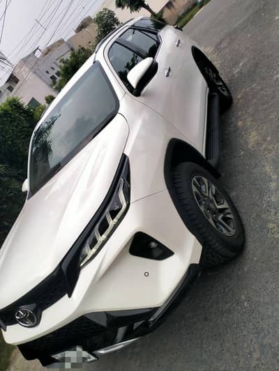 Toyota Fortuner Legender 2023