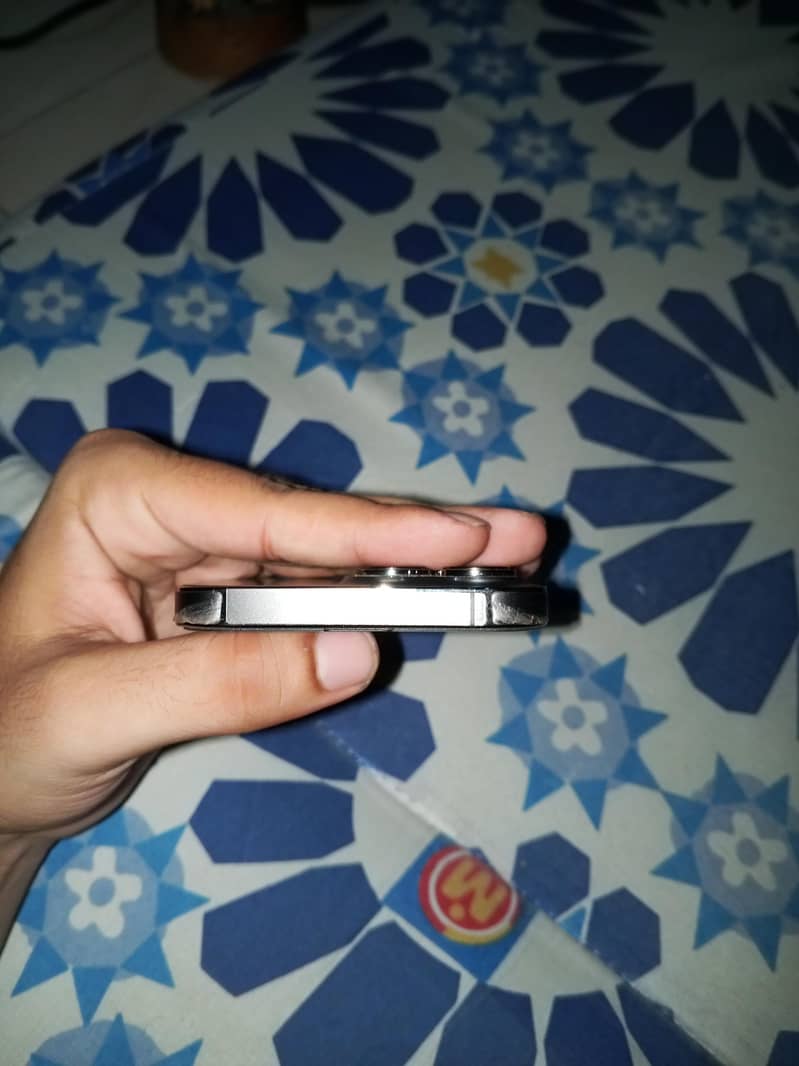 Apple iPhone 13 Pro 1