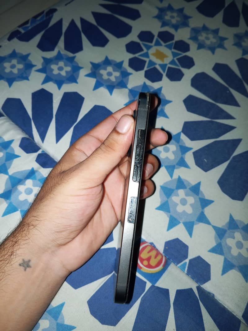 Apple iPhone 13 Pro 2