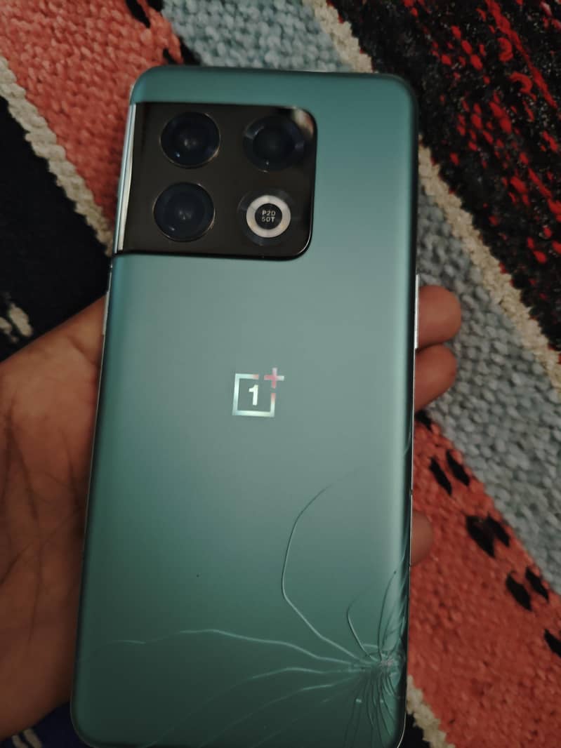 One Plus 10 Pro 1