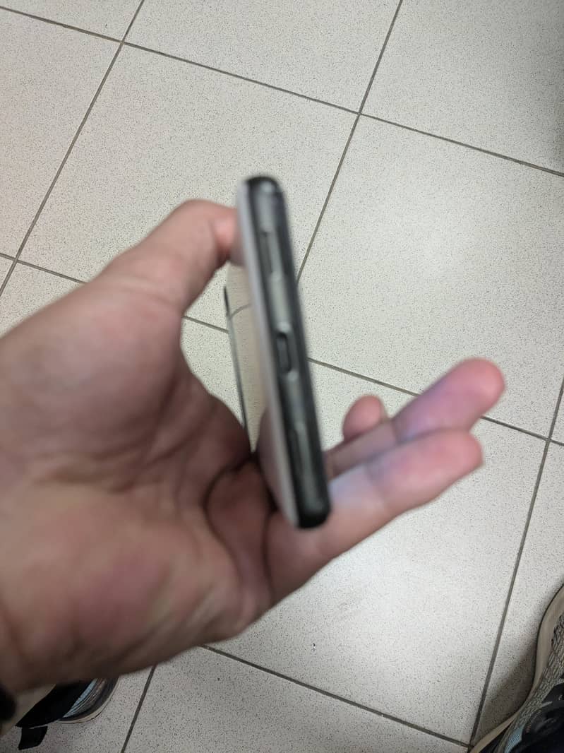 Google Pixel 6a Condition 10/10 3