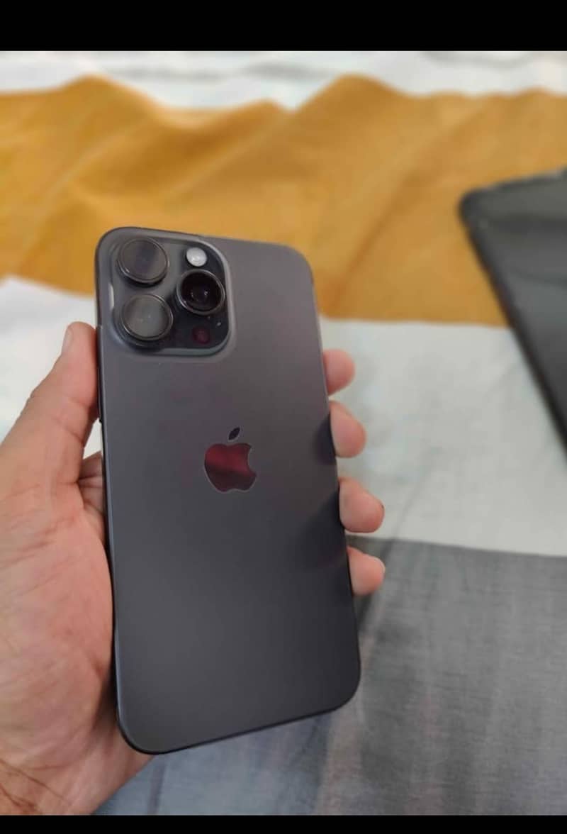 Apple iPhone 15 Pro Max 0