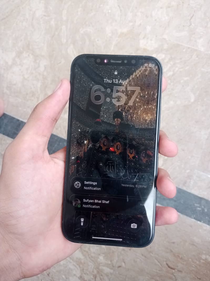 Apple iPhone 12 3