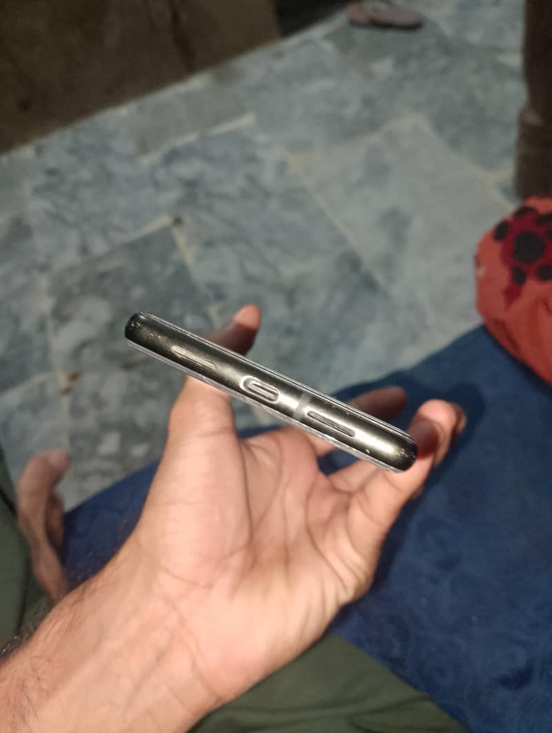 Google Pixel 6 4