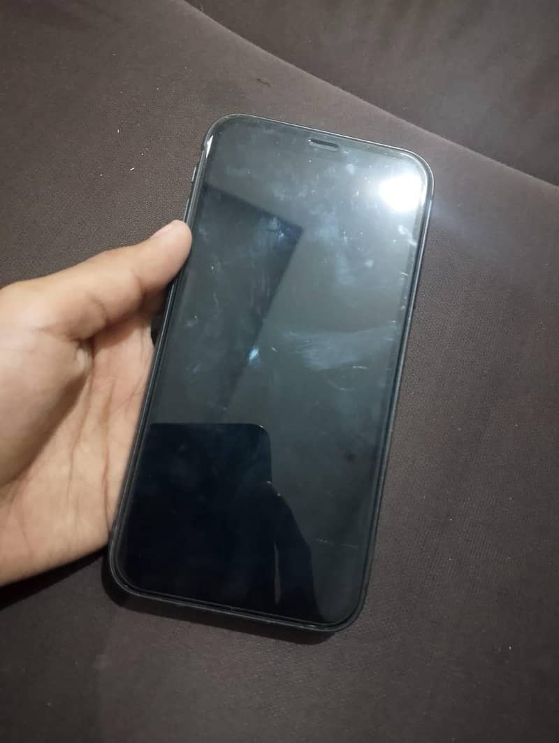 Apple iPhone 11 4