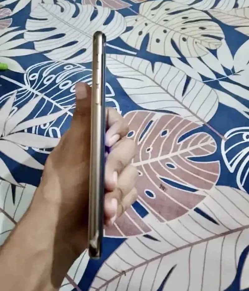 Apple iPhone 11 Pro Max 1