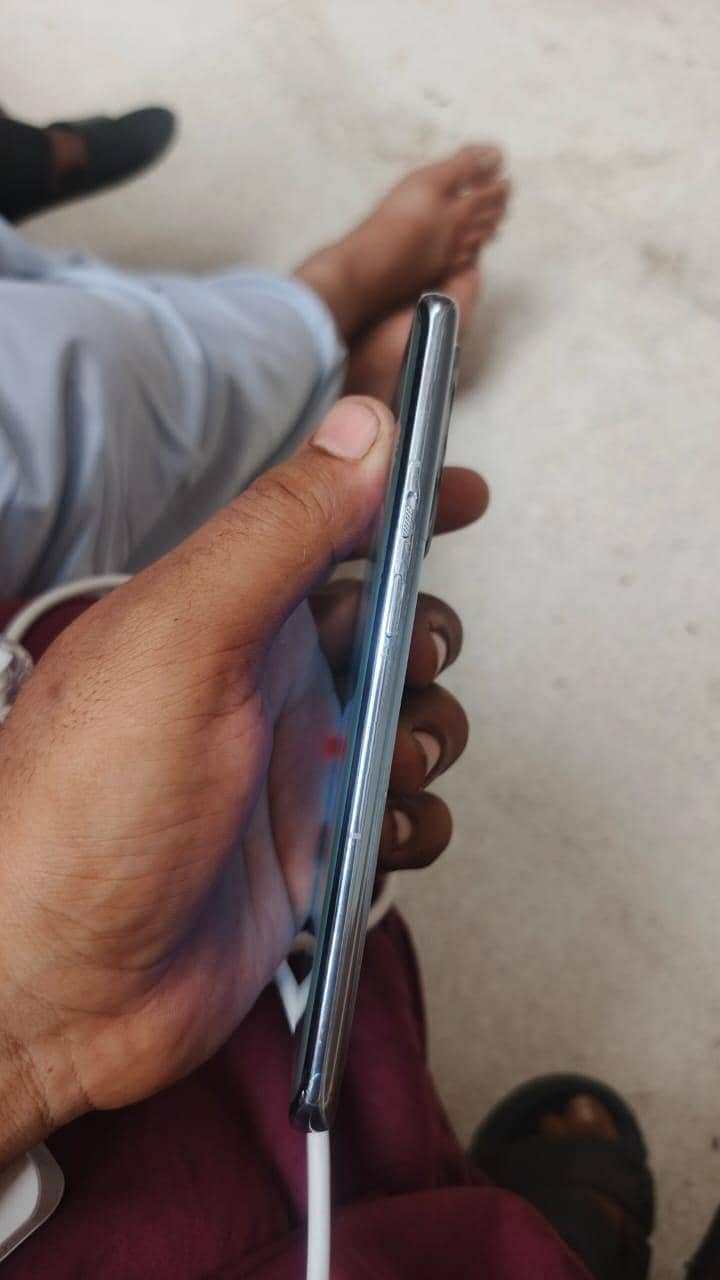 One Plus 9 Pro 5G 4
