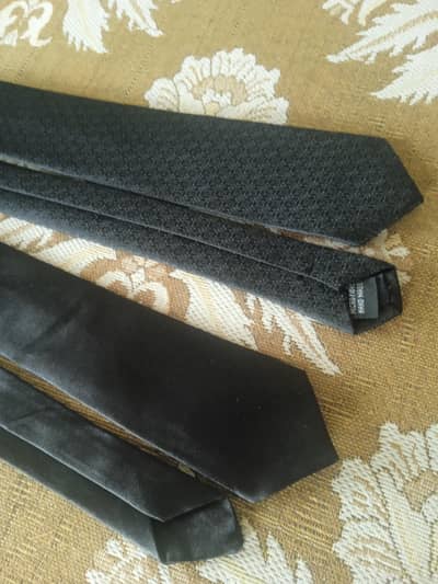 Tie new